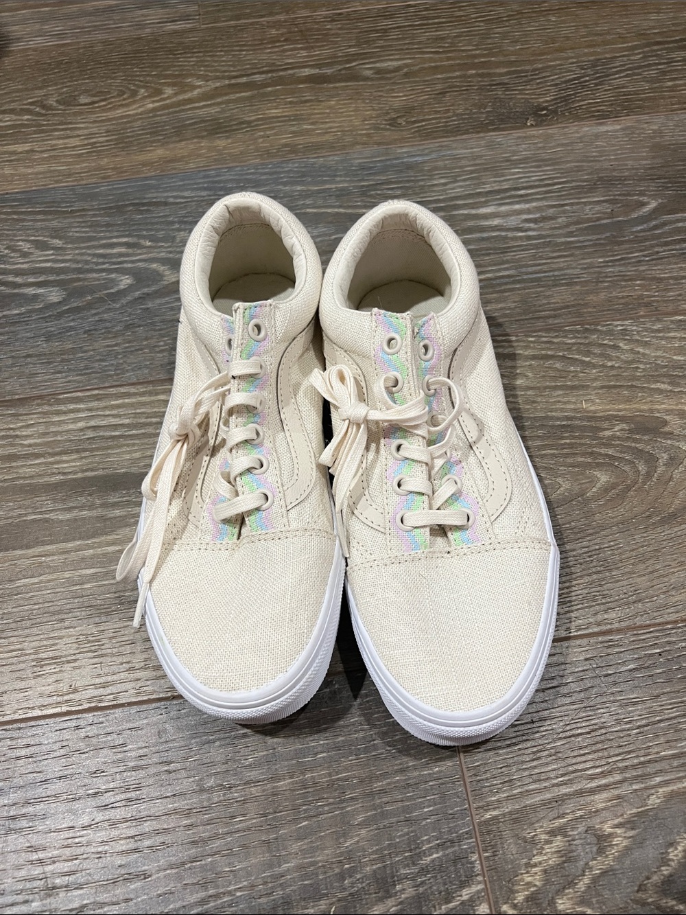 Vans Cream Canvas Low-Top Sneakers with Subtle Iridescent Eyelets